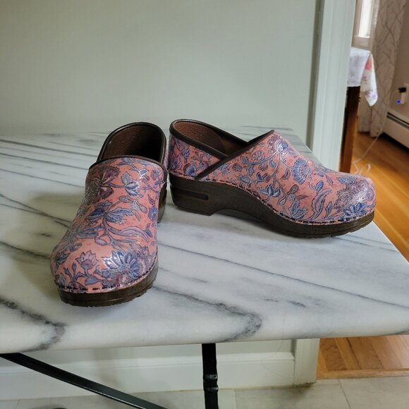 Sanita Leather Clogs Pink Slip On: EU 35  / US Size 4.5/5 - Picture 1 of 8